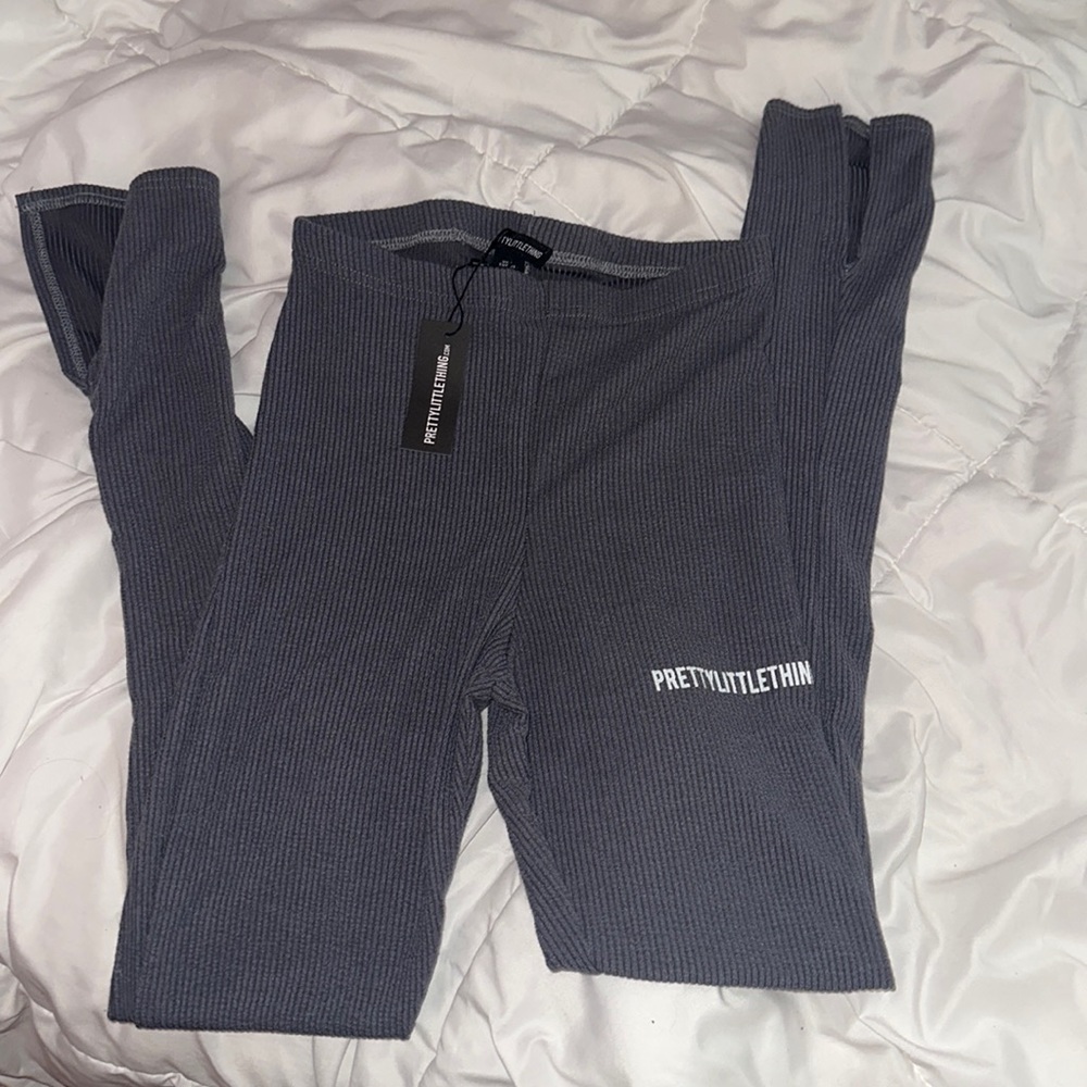 PrettyLittleThing Leggings 🫧 Size 4 (small)